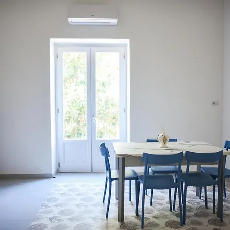 Corso Vittorio Elegant * Lipari (Isola Lipari)