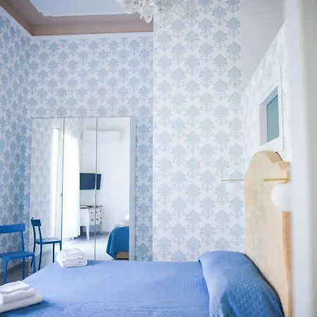 Corso Vittorio Elegant Lípara