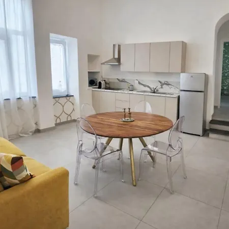 Corso Vittorio Elegant 리파리