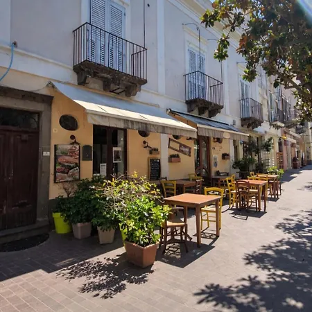 Corso Vittorio Elegant 리파리