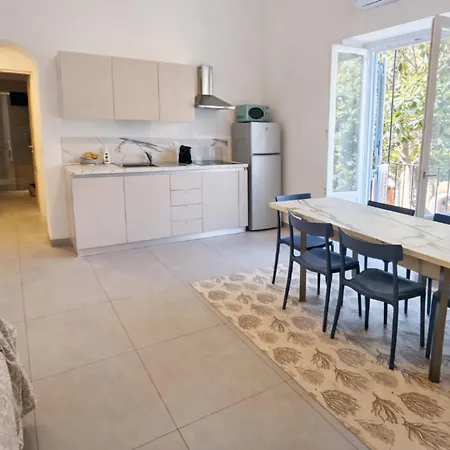 Corso Vittorio Elegant * 리파리