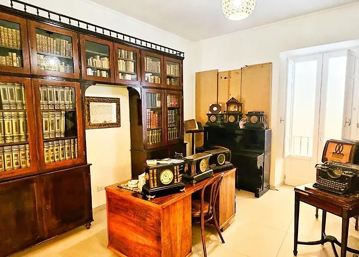 Corso Vittorio Elegant * Lípara